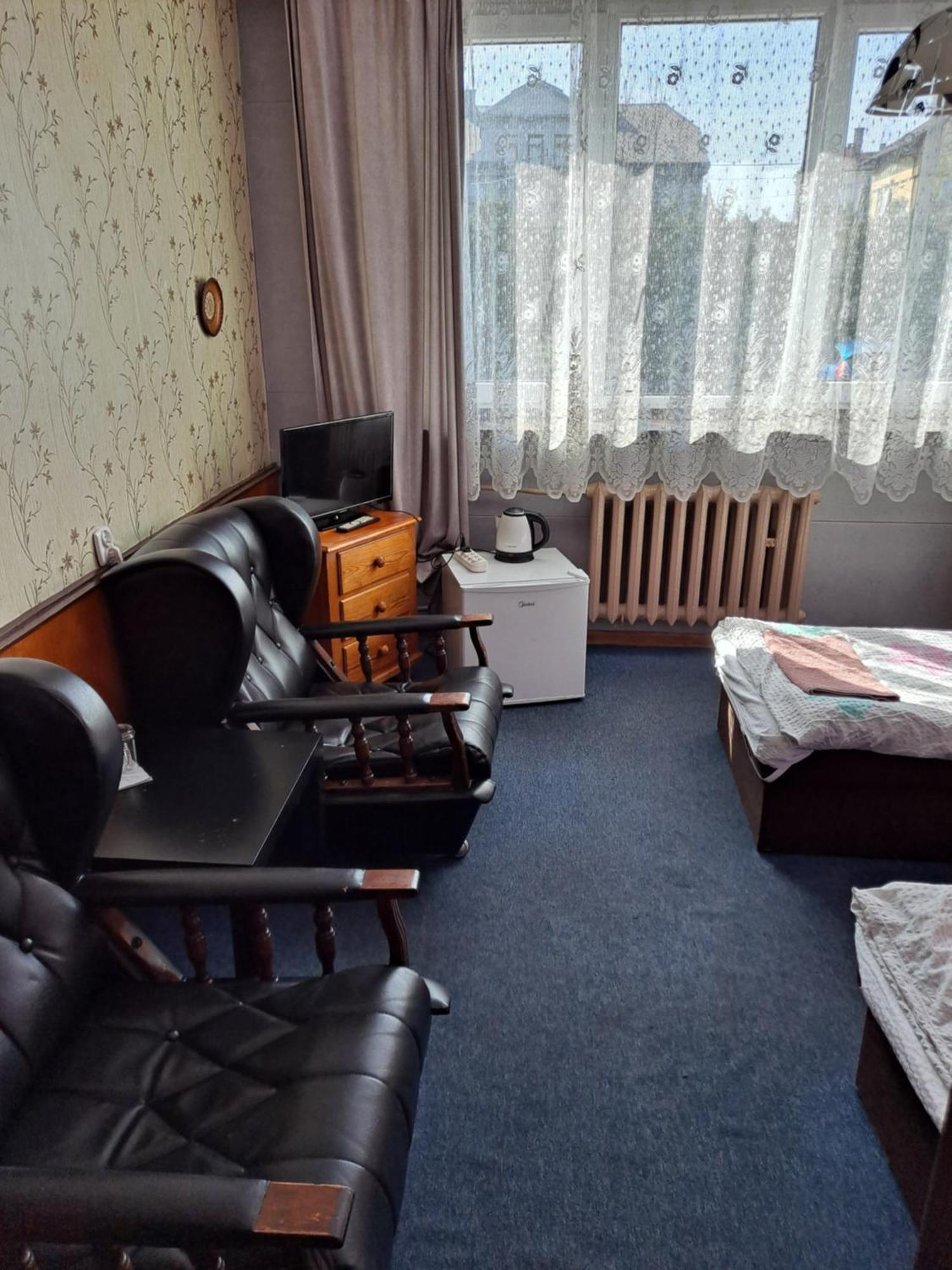 Karet Obiekt Hotelowy Skoczów Exterior foto