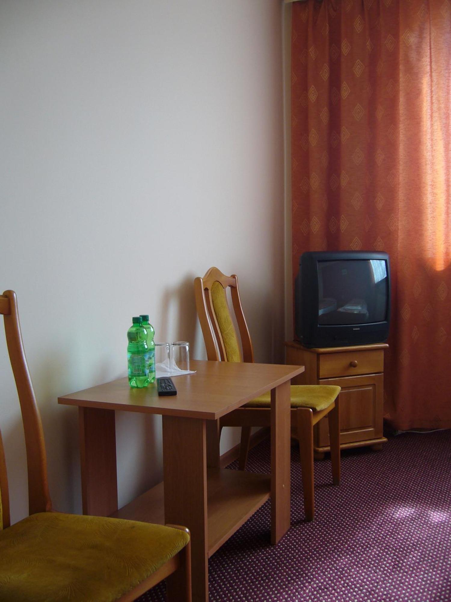 Karet Obiekt Hotelowy Skoczów Exterior foto